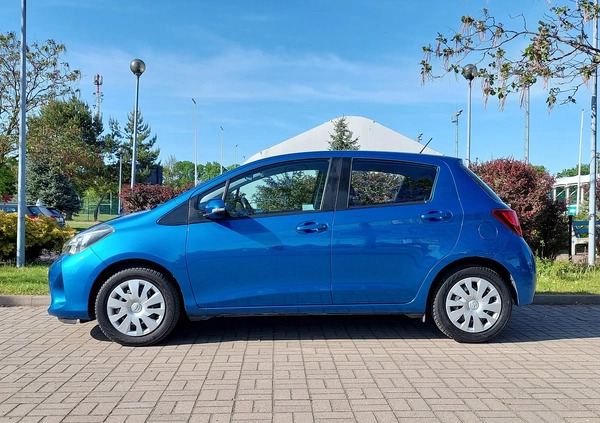Toyota Yaris cena 42900 przebieg: 84900, rok produkcji 2015 z Sochaczew małe 106